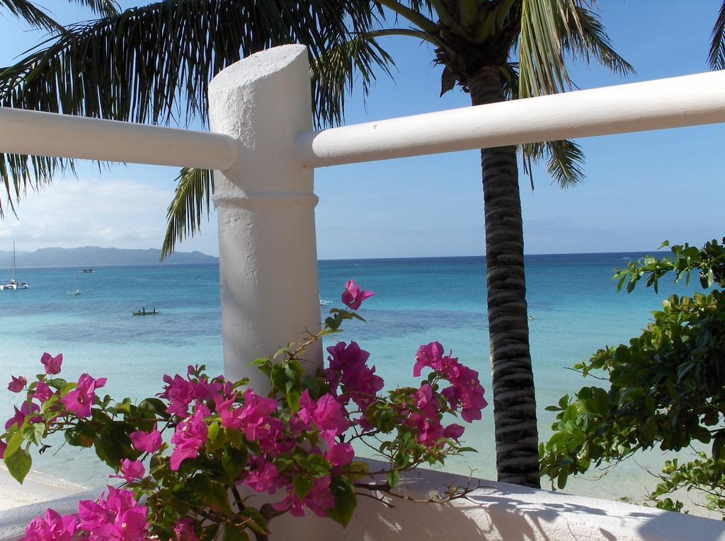 Artista Beach Villa Balabag  Ruang foto