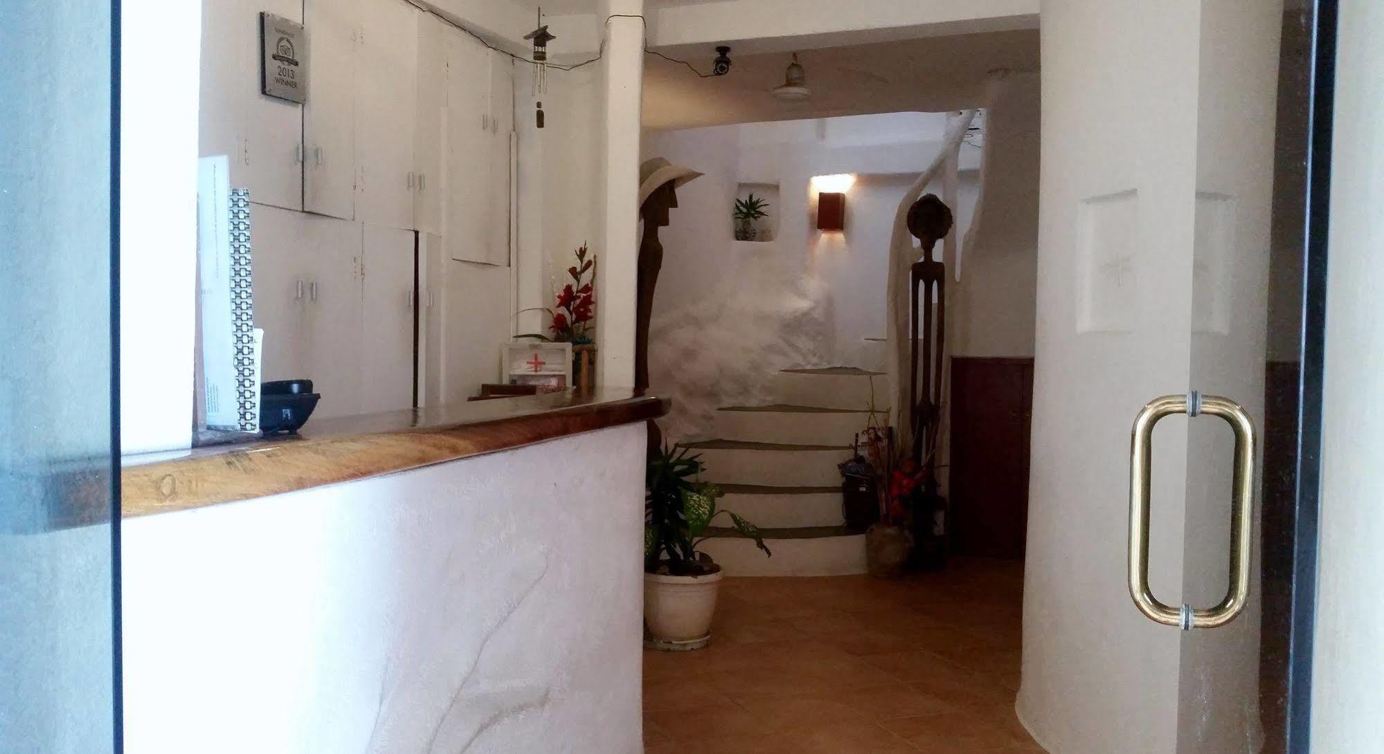 Artista Beach Villa Balabag  Bagian luar foto