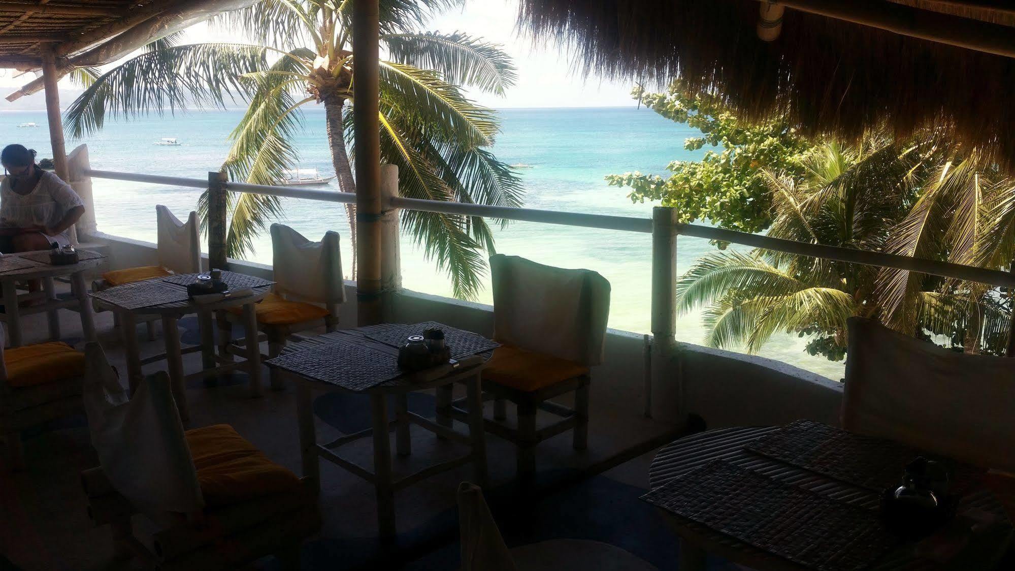 Artista Beach Villa Balabag  Bagian luar foto