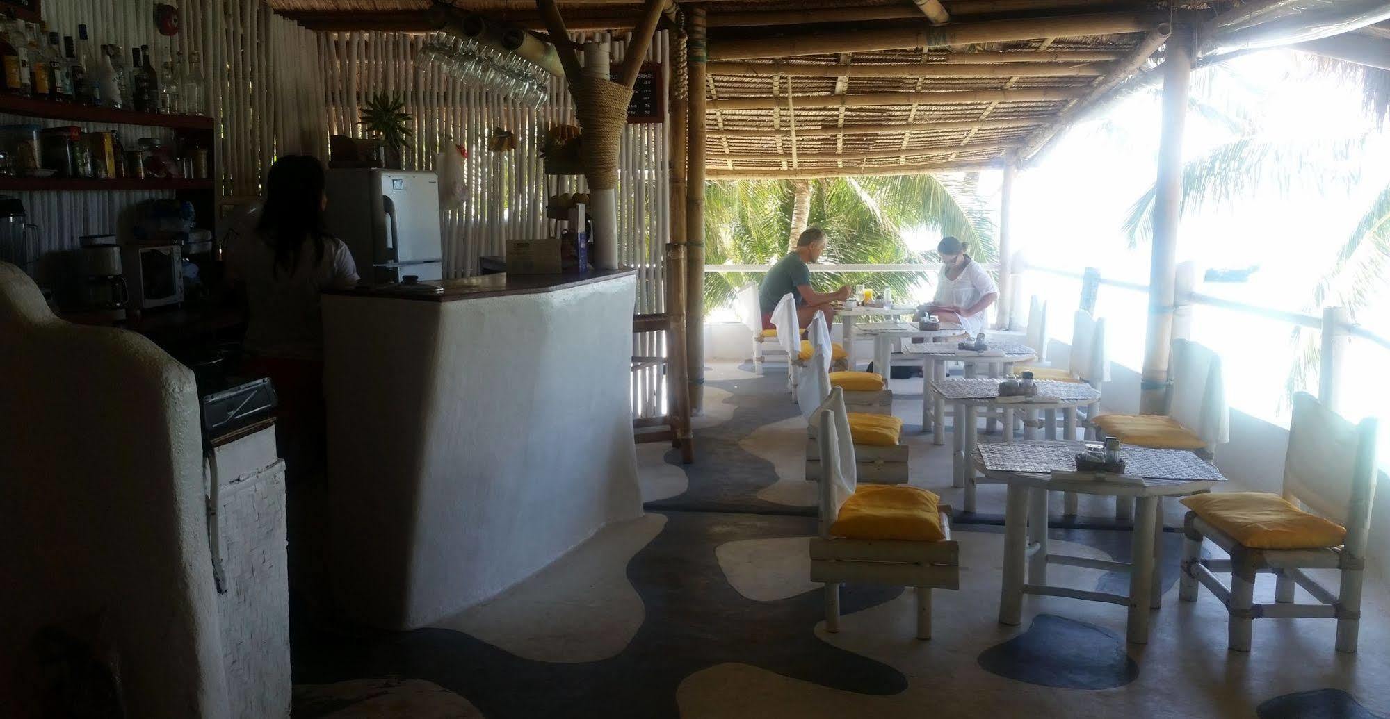 Artista Beach Villa Balabag  Bagian luar foto