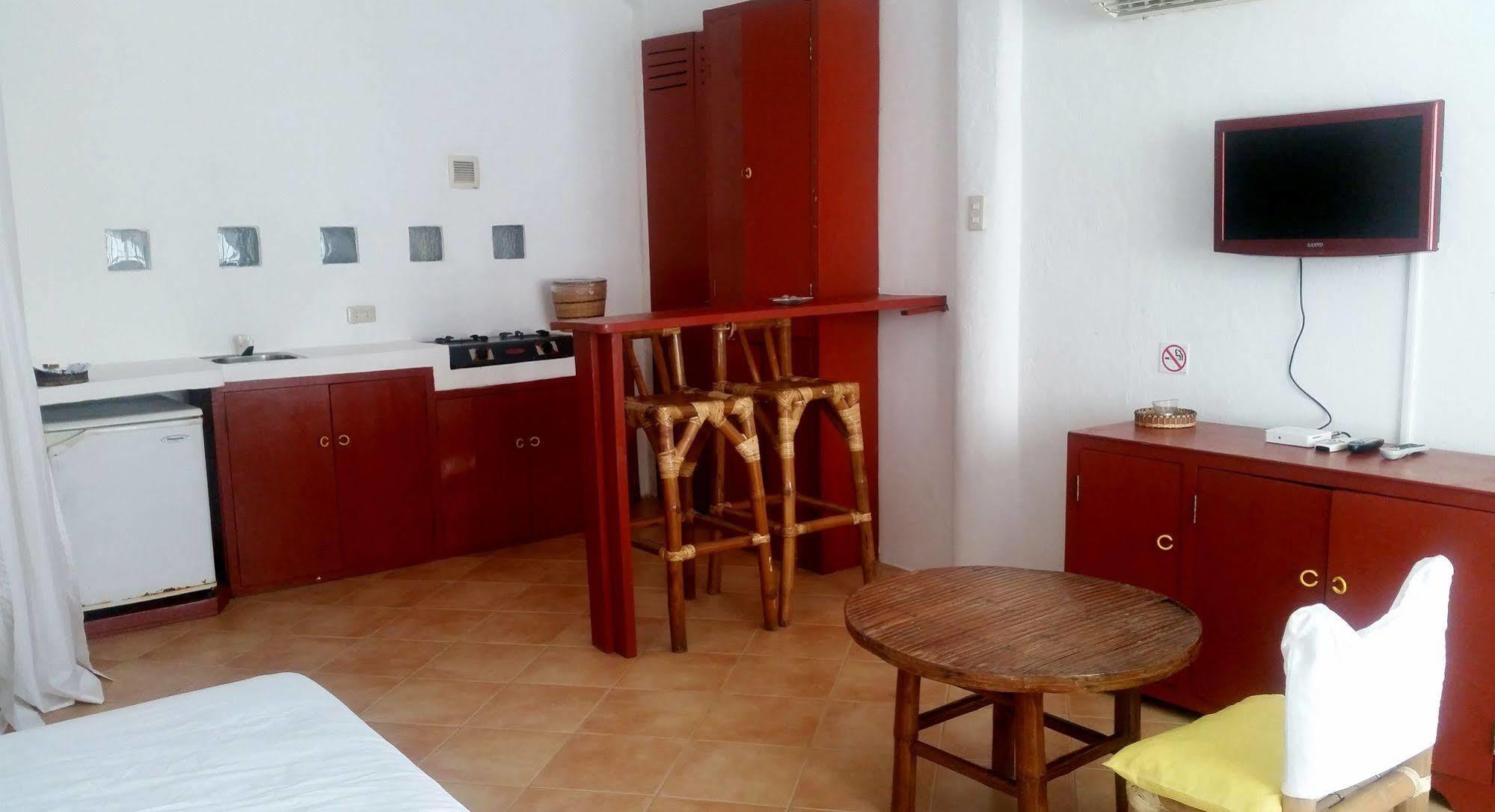 Artista Beach Villa Balabag  Bagian luar foto