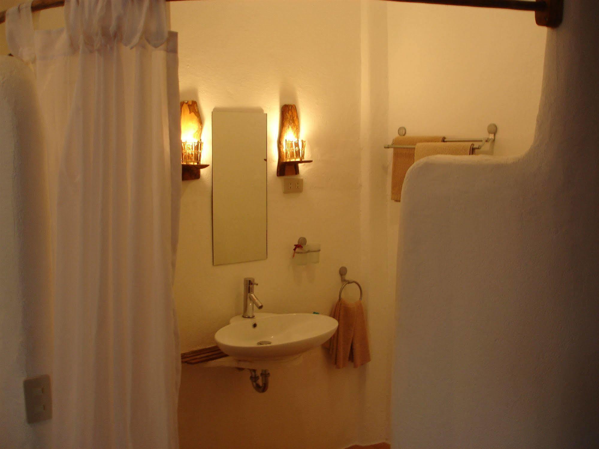 Artista Beach Villa Balabag  Bagian luar foto