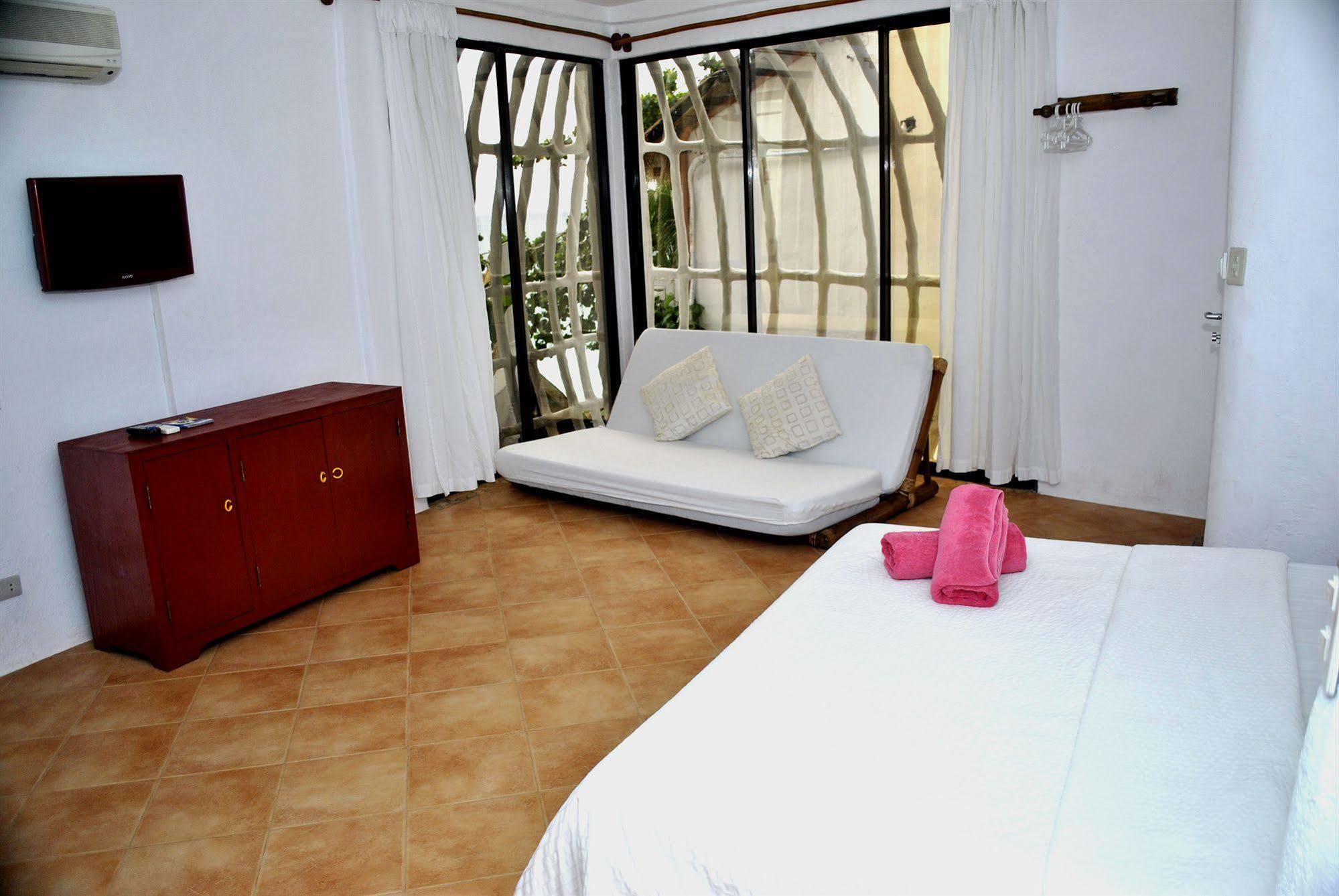 Artista Beach Villa Balabag  Bagian luar foto