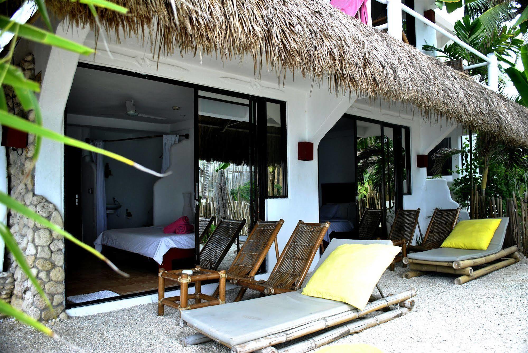 Artista Beach Villa Balabag  Bagian luar foto