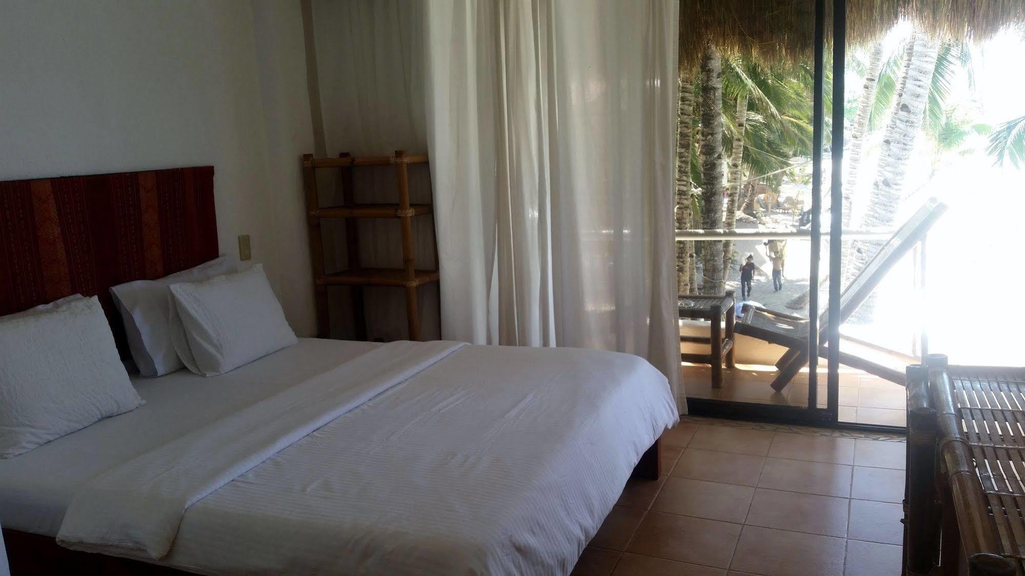 Artista Beach Villa Balabag  Bagian luar foto