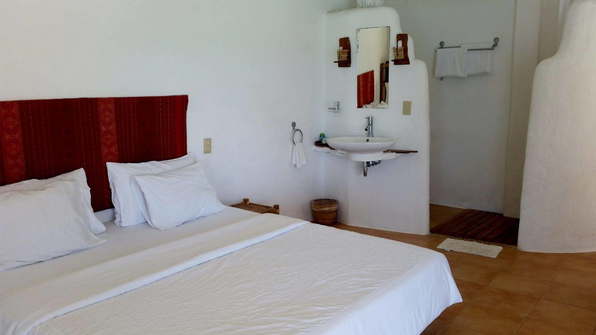 Artista Beach Villa Balabag  Bagian luar foto