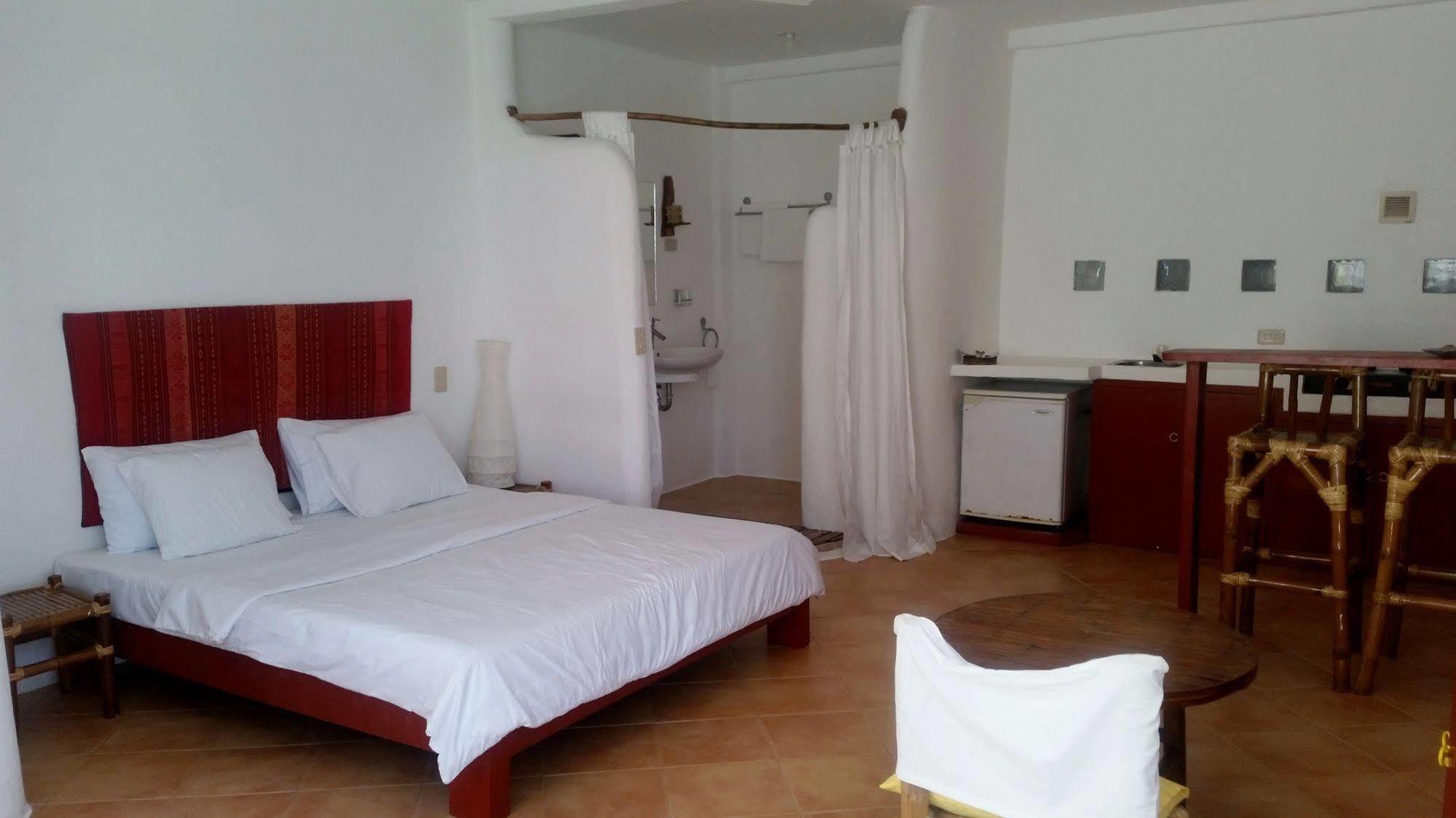 Artista Beach Villa Balabag  Bagian luar foto
