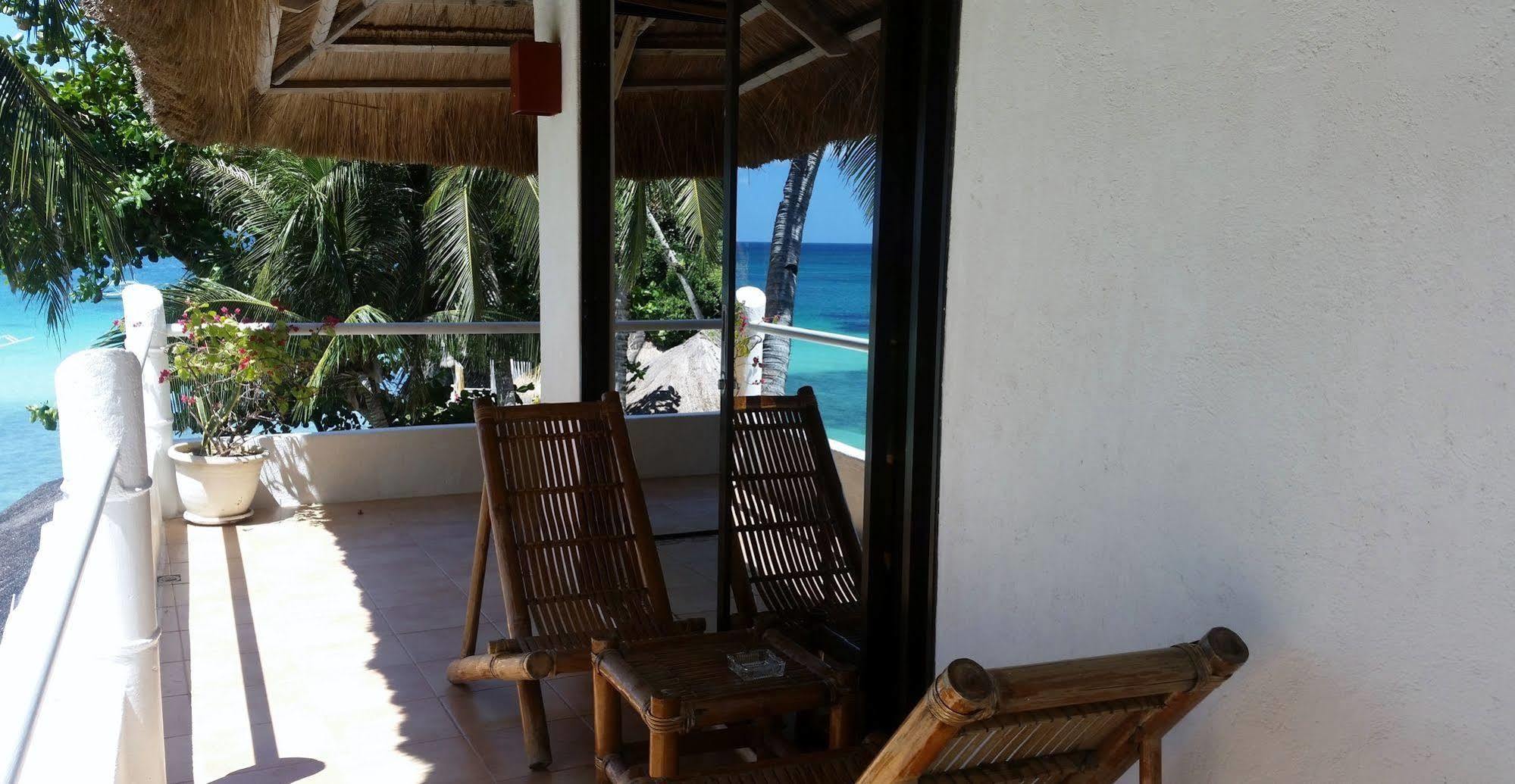 Artista Beach Villa Balabag  Bagian luar foto