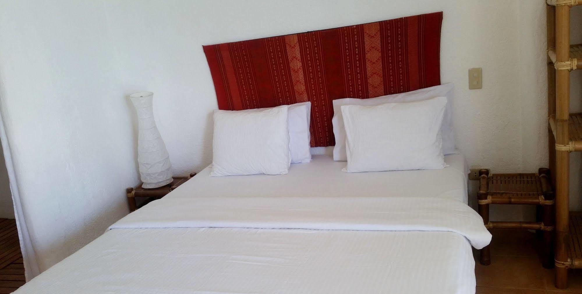 Artista Beach Villa Balabag  Bagian luar foto